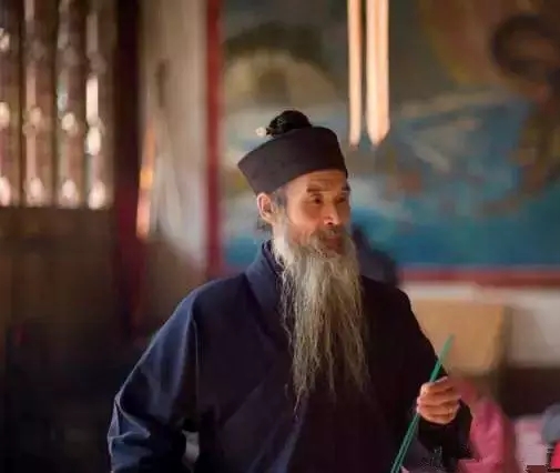 万两黄金不卖道,十字街头白送人