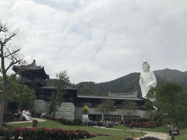 慈山寺开光典礼，李嘉诚到场并发表演讲，寺庙捐赠已超30亿港币 