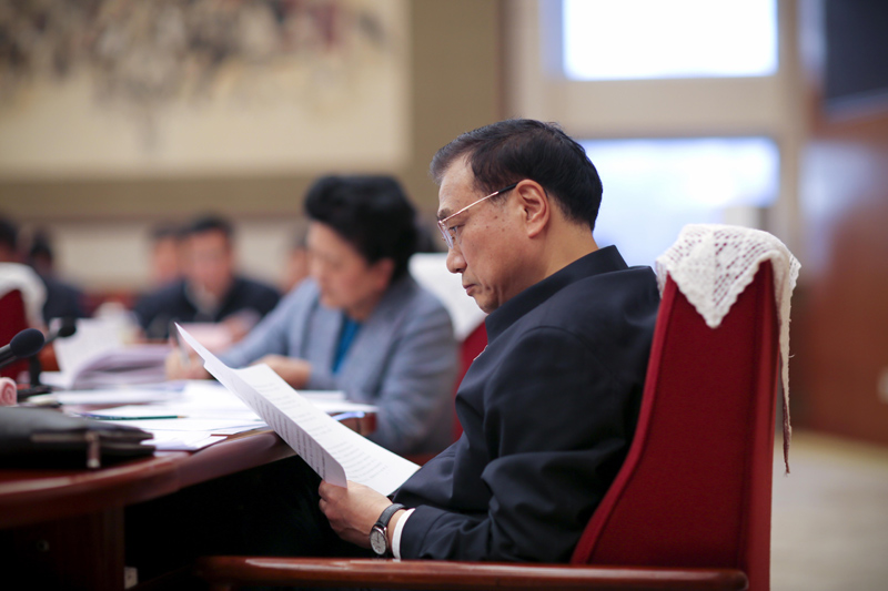 李克强：对雾霾等重大民生关切要组织专家攻关