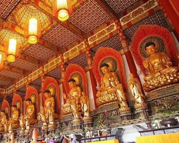 新年去寺院祈福 注意“五重”与“五轻”！